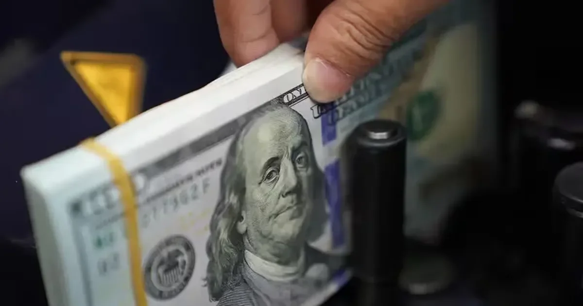 Dólar blue en Mendoza: la brecha con el oficial alcanza niveles alarmantes hoy