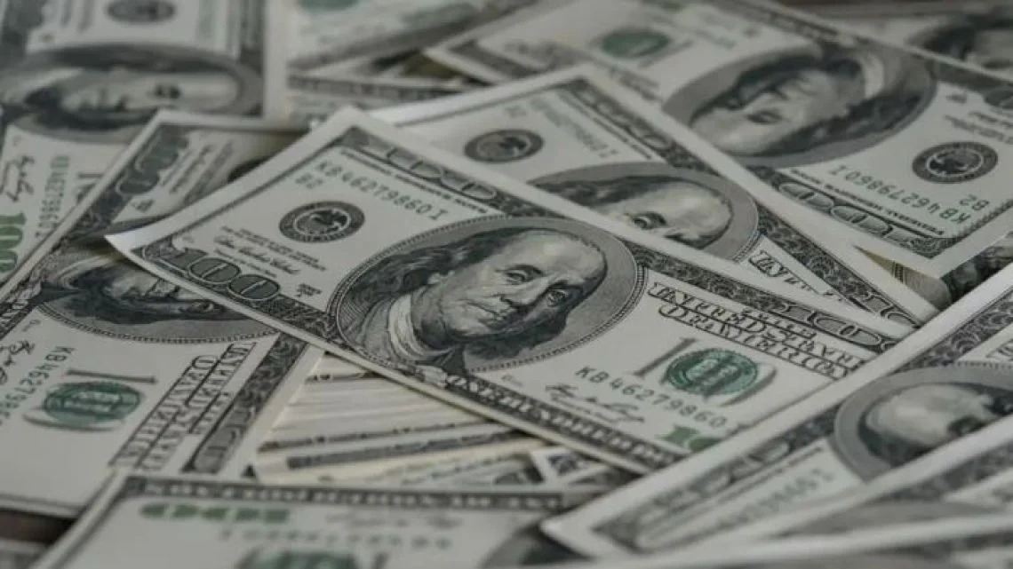 El dólar blue se eleva y afecta el poder adquisitivo de los argentinos hoy.