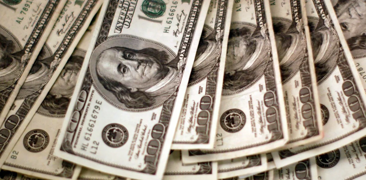 El dólar tarjeta se eleva: nuevos costos impactan en los viajeros argentinos