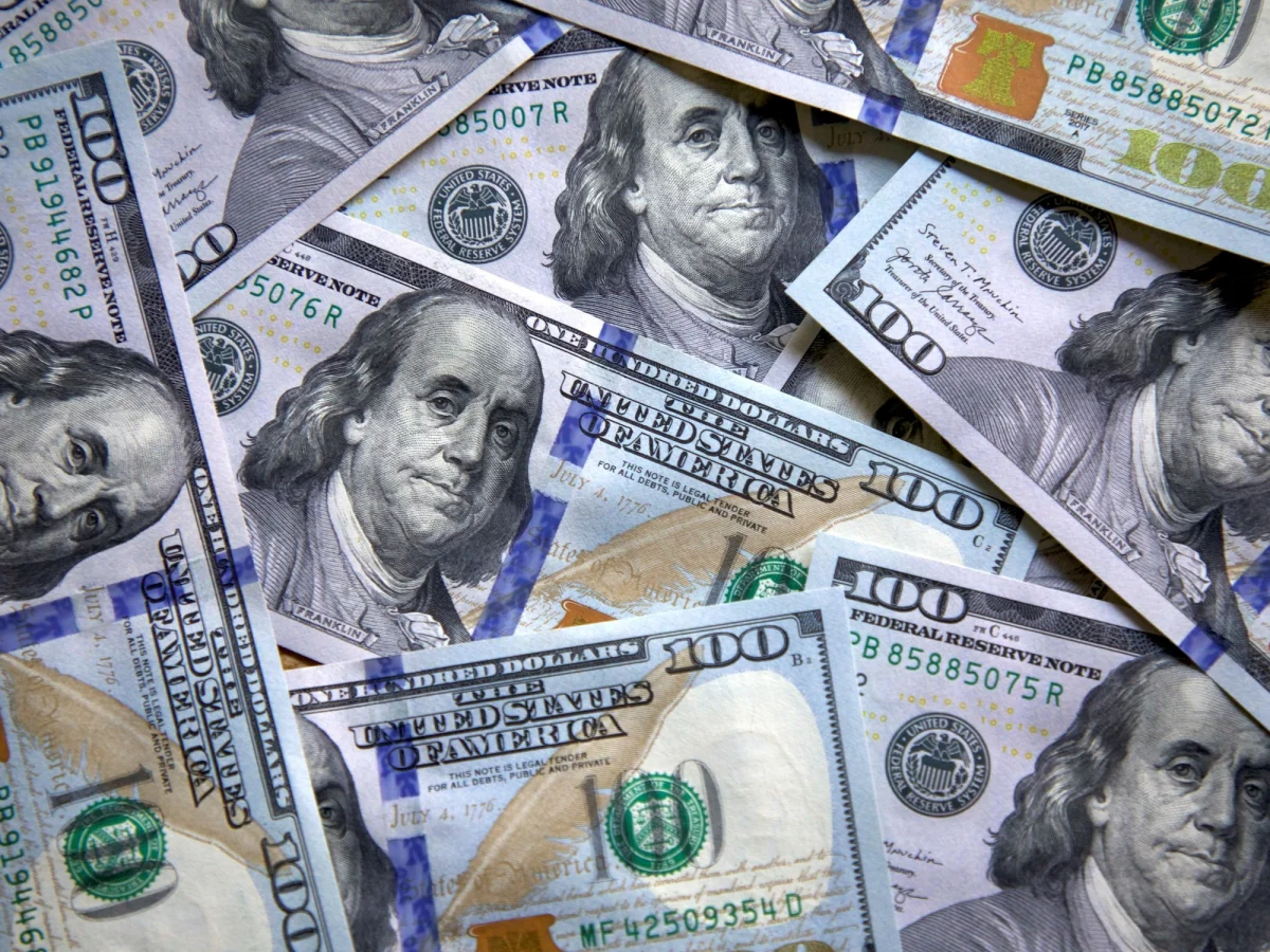 La brecha entre el dólar oficial y el blue alcanza niveles históricos este martes.