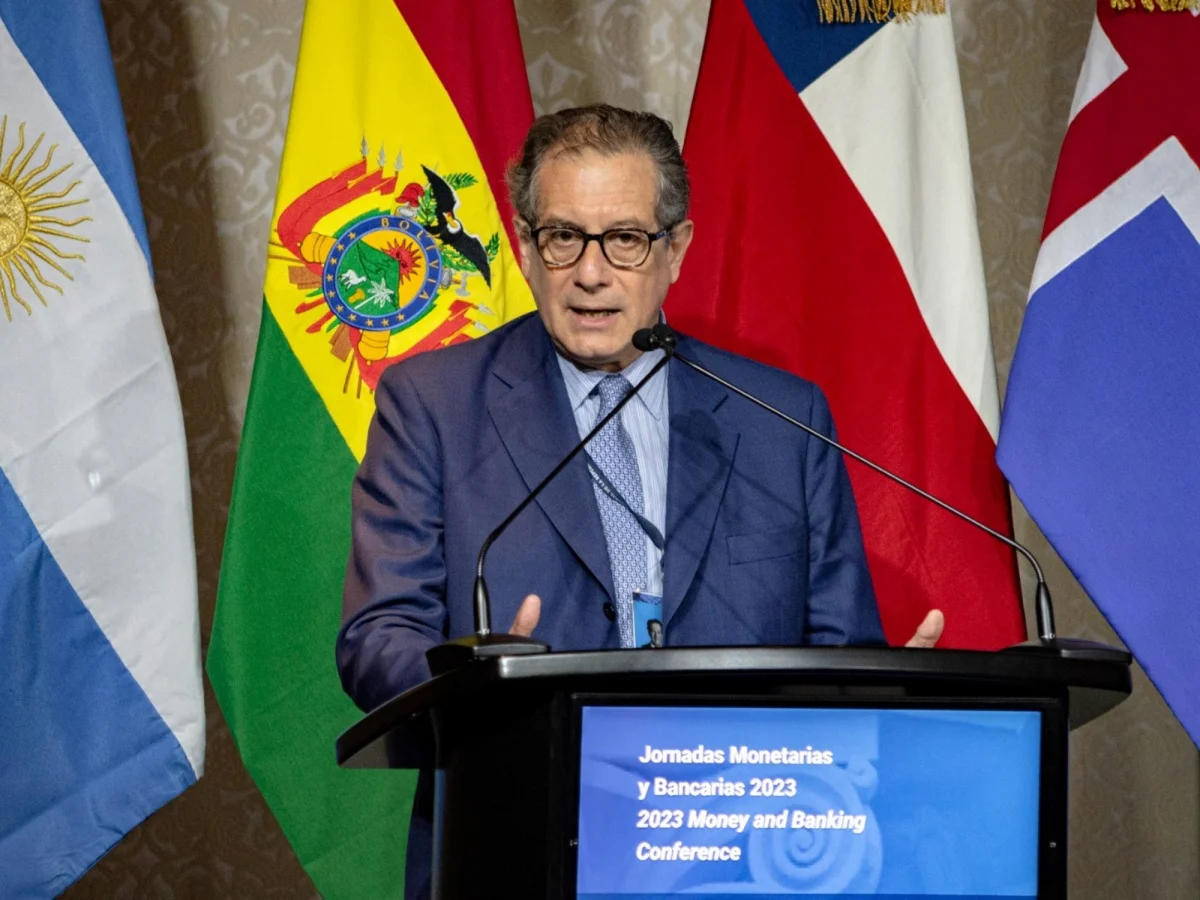 Pesce defiende su gestión en medio de allanamientos por irregularidades en casas de cambio